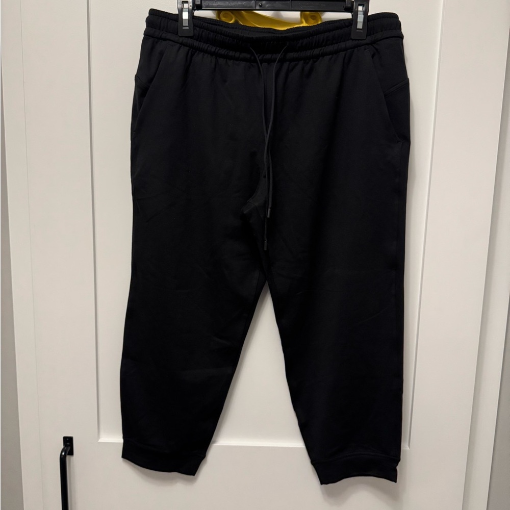 Women’s Lululemon Black Cropped Jogger Pants
